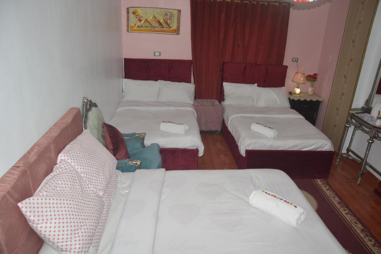 Ra Pyramids Hotel *