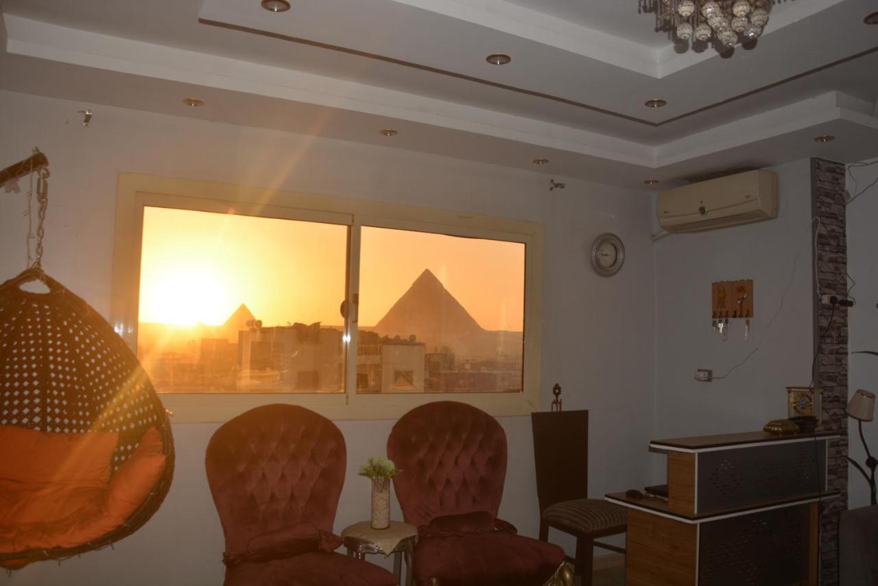 Ra Pyramids * Le Caire